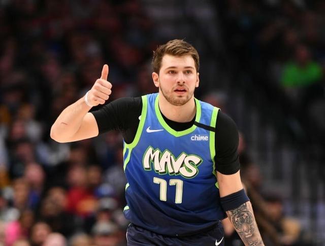 个球员显然 个球员显然