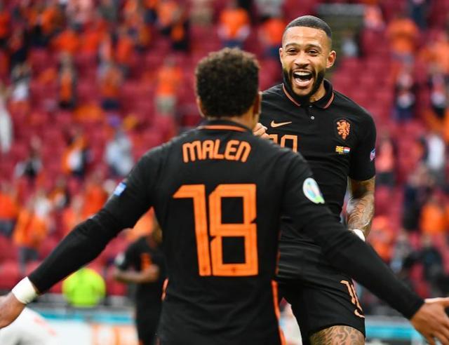 刻的表现依 刻的表现依