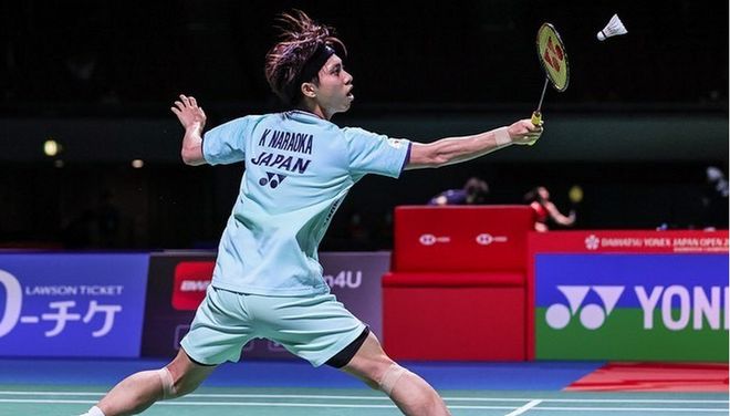 她以娴熟的 她以娴熟的